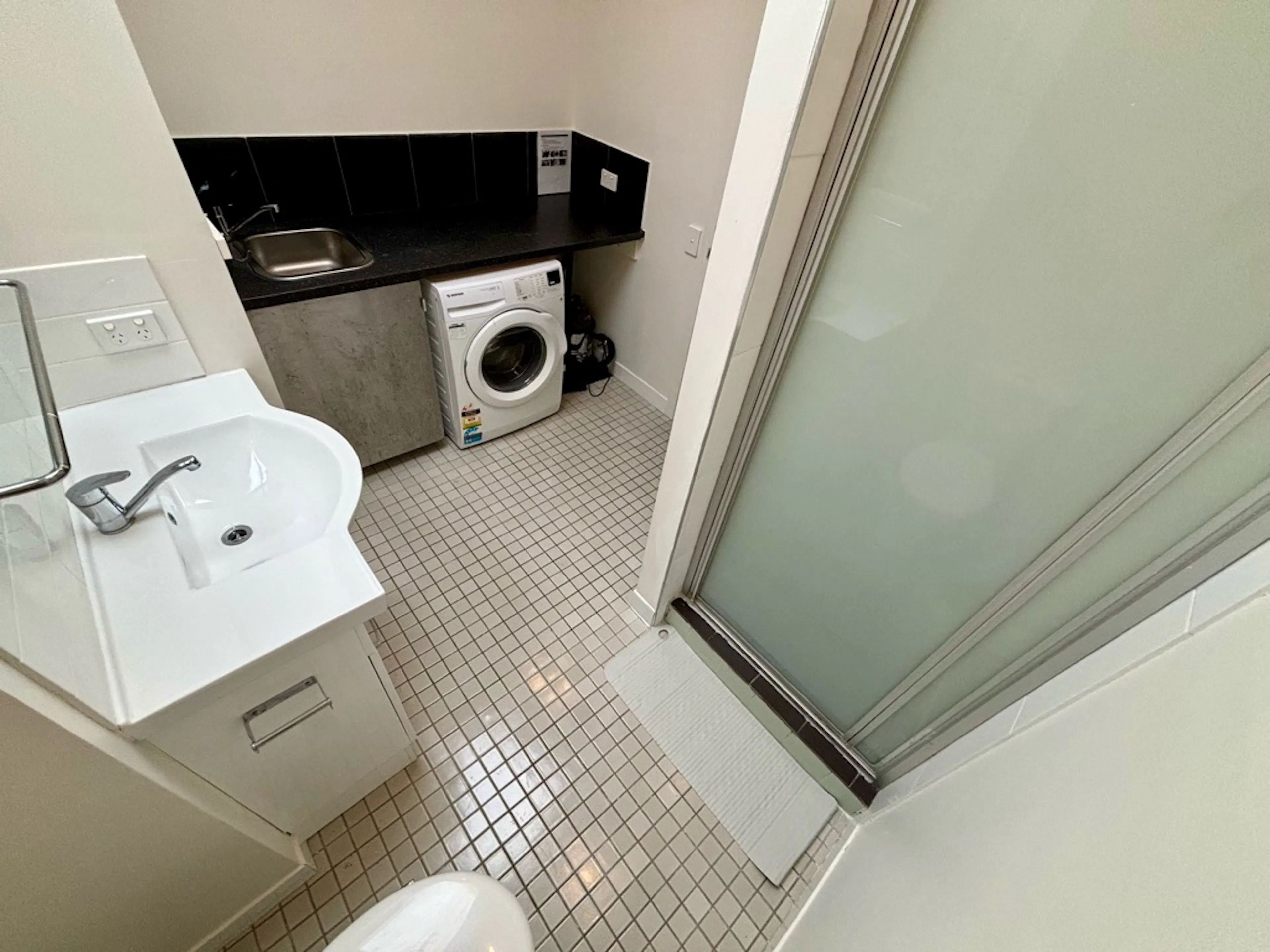 Room 4 BATHROOM 2