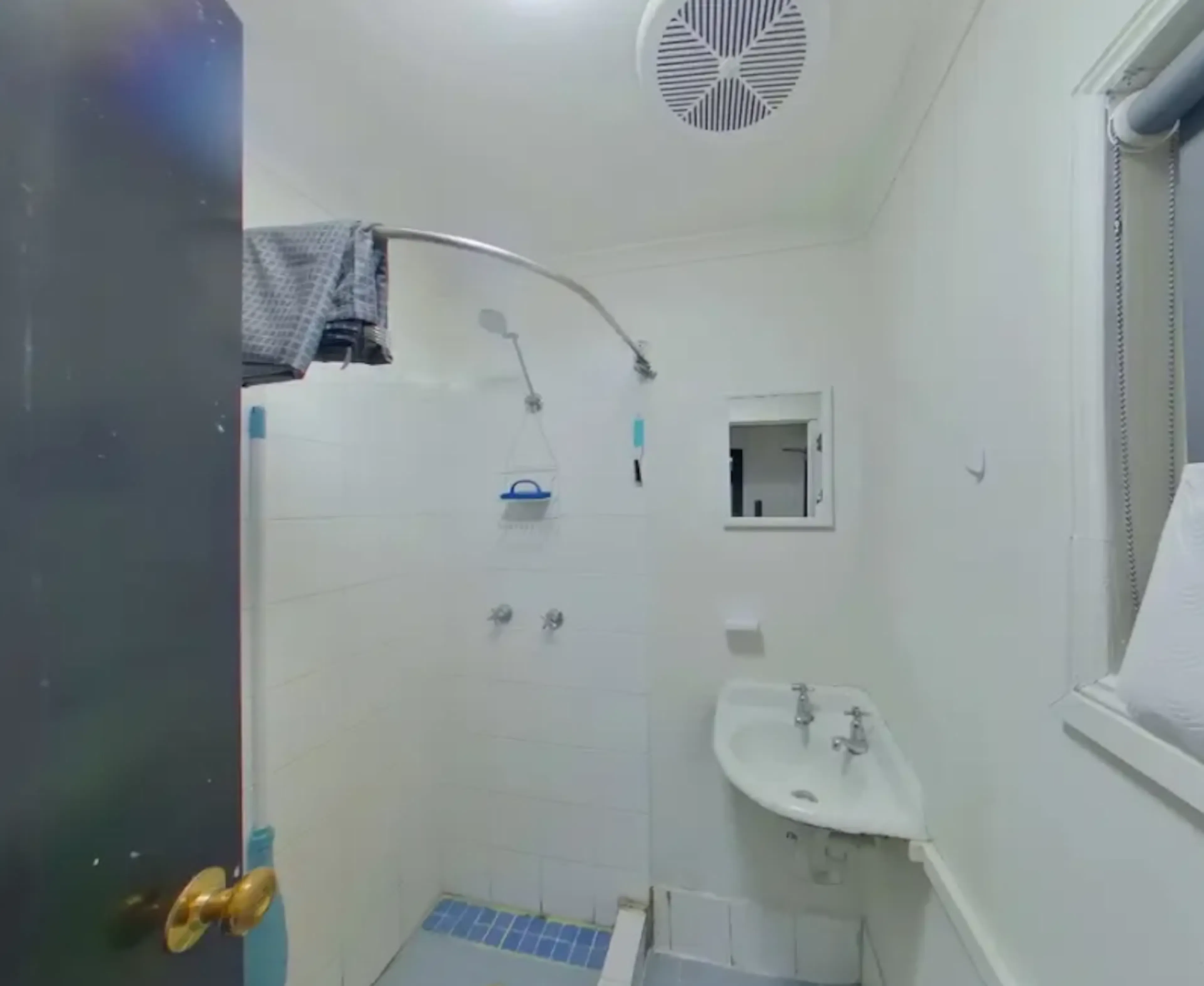 Room 4 BATHROOM 3