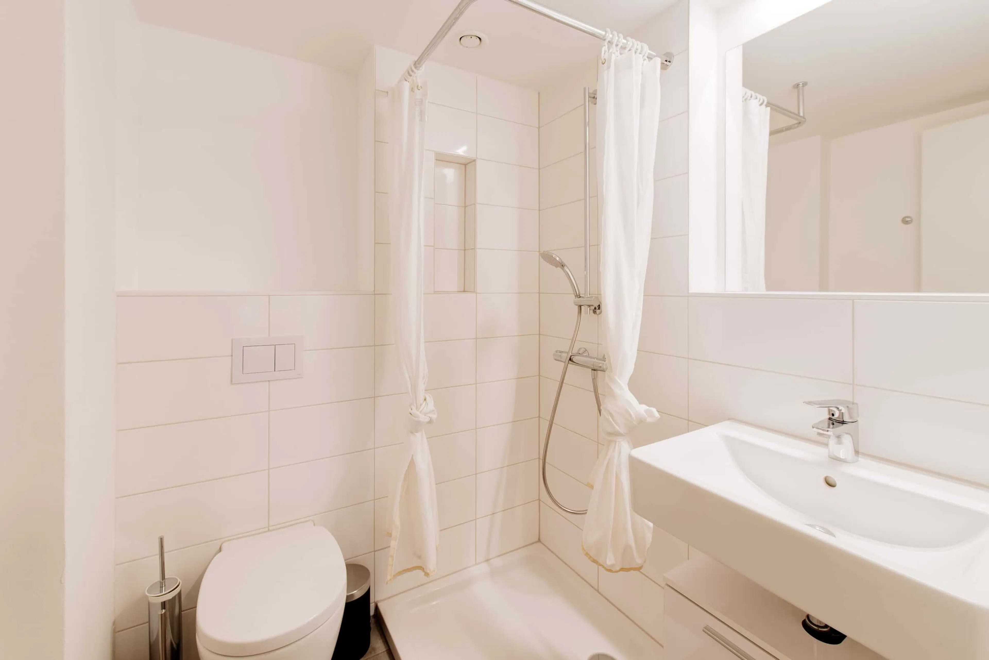 Private Room BATHROOM 2