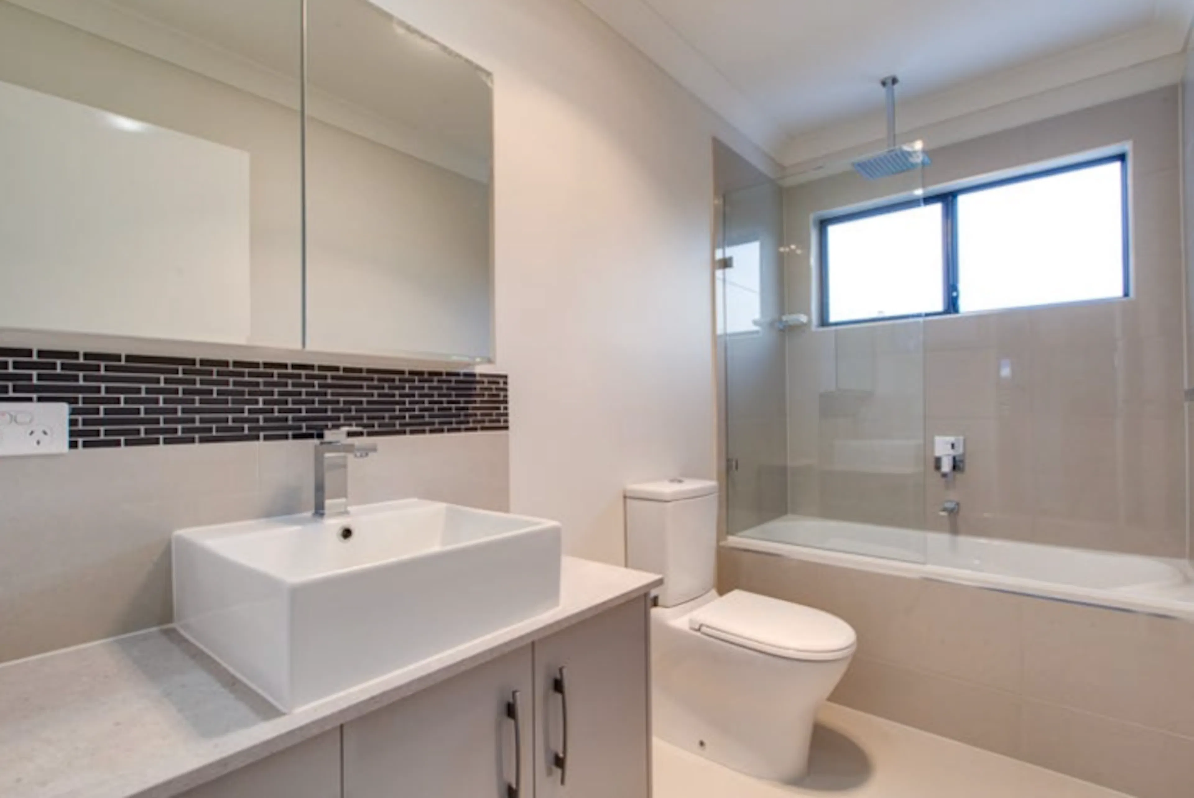 Standard Room + AC BATHROOM 3