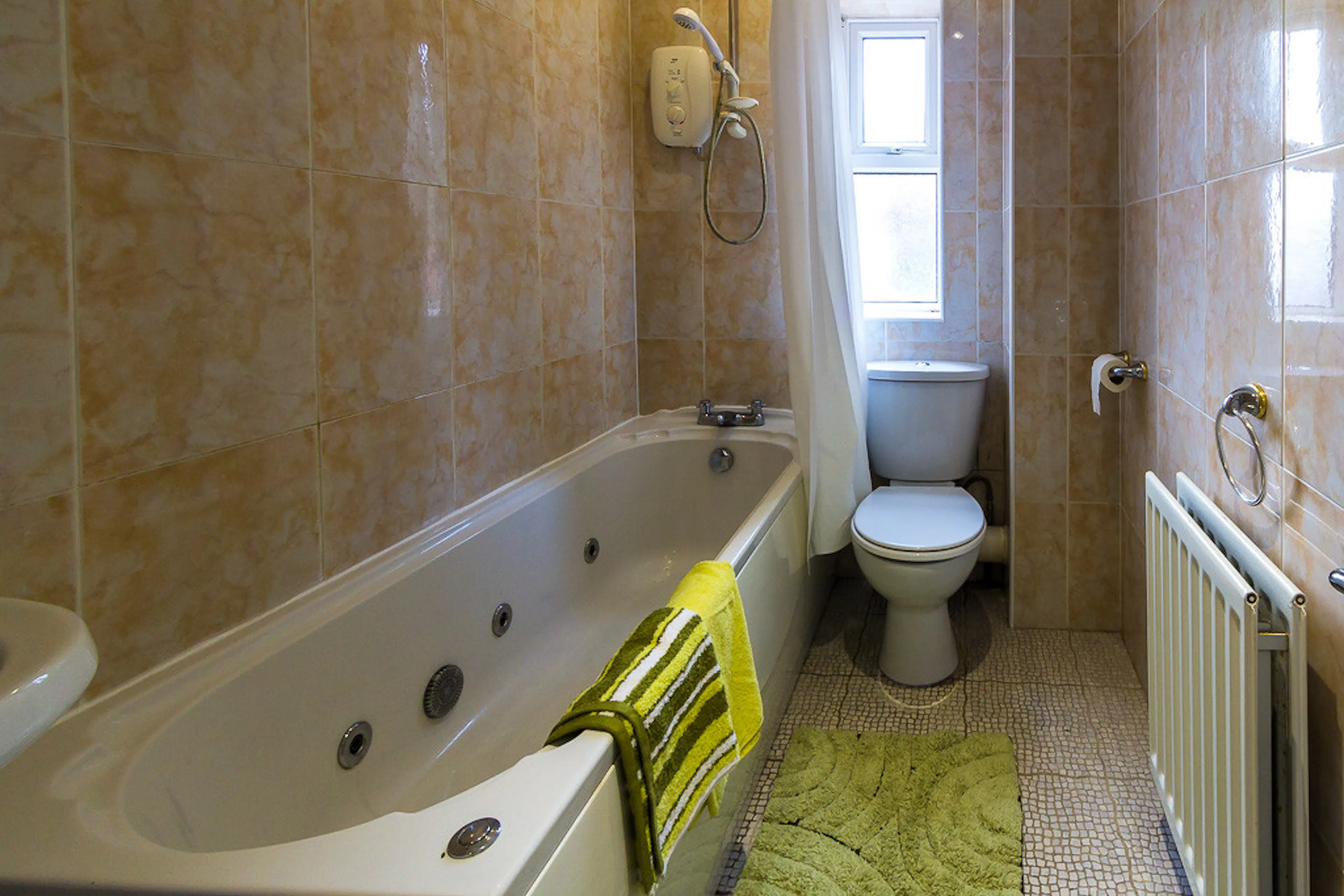 BATHROOM BATHROOM 4
