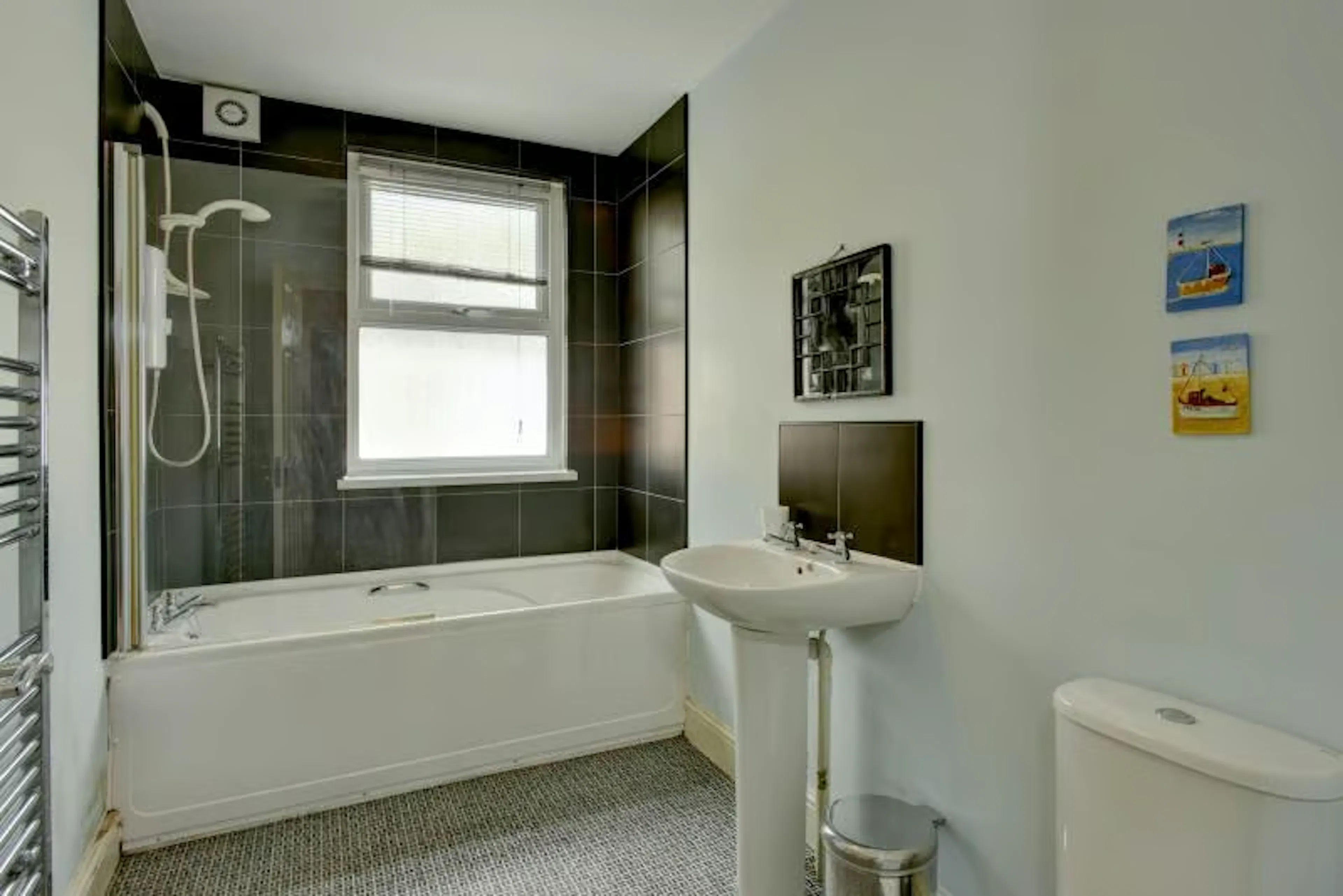 5 Bedroom Apartment BATHROOM 2