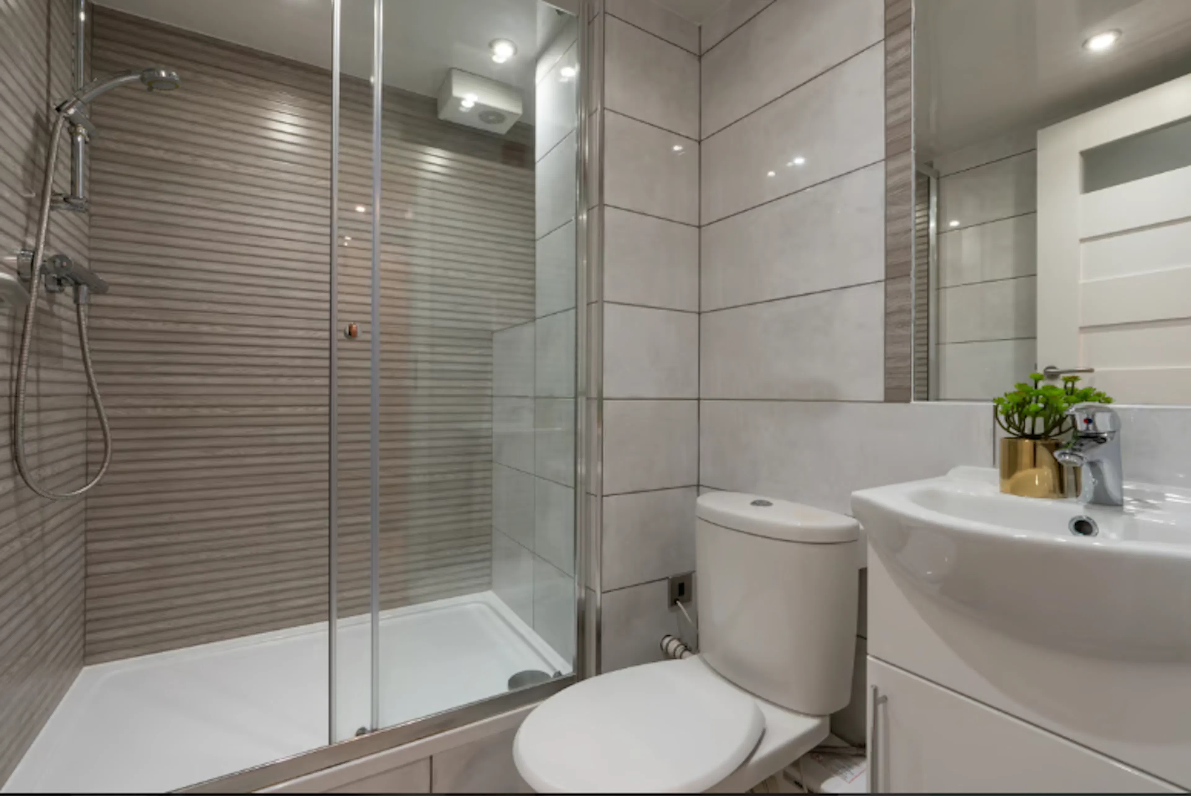 BATHROOM BATHROOM 2