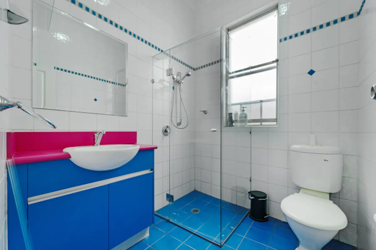 Room 1 (Studio) BATHROOM