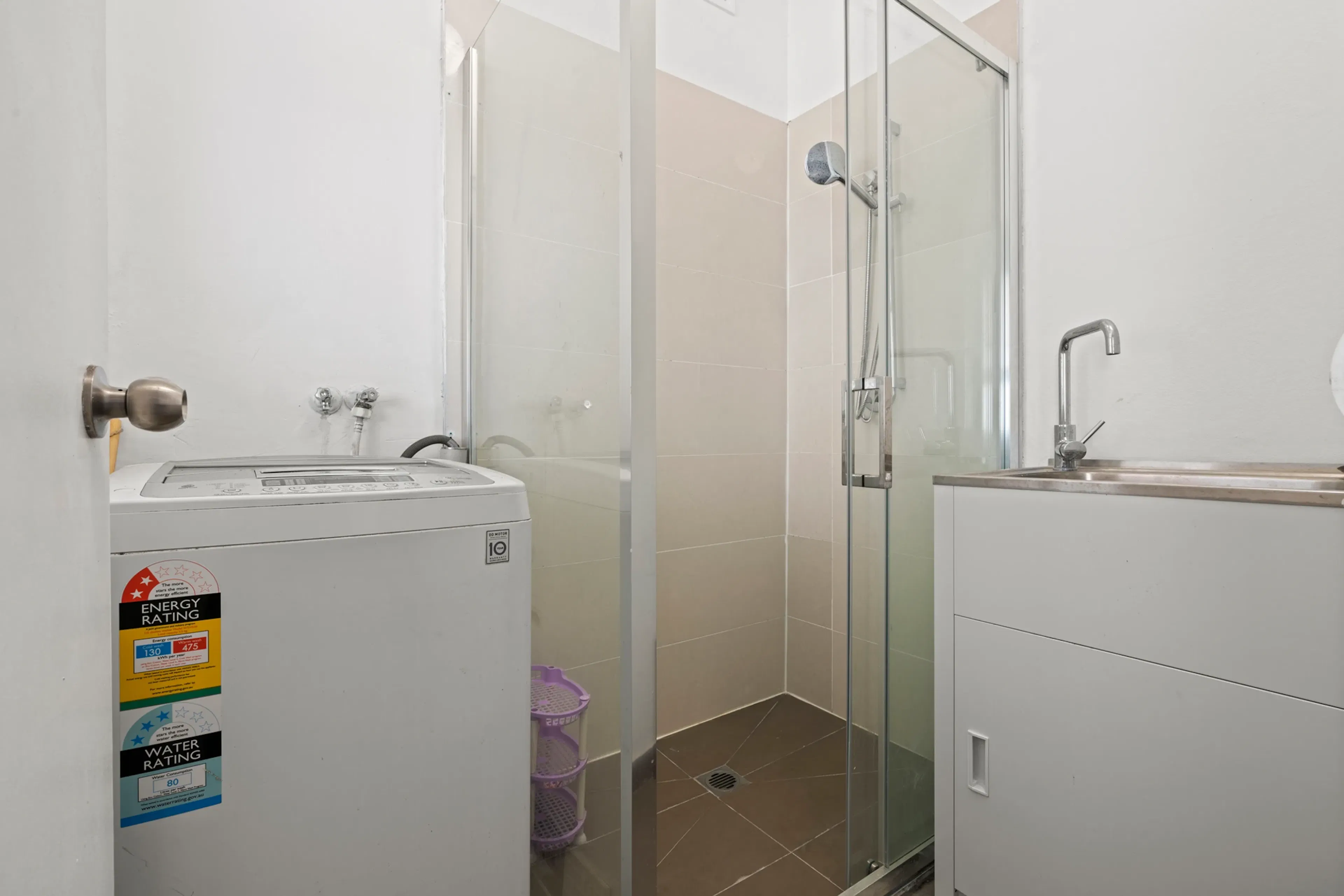 Room 3 (Standard) BATHROOM 3