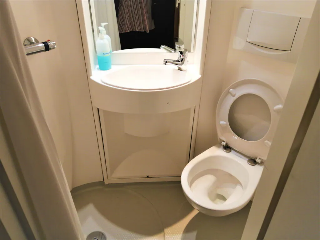 Deluxe Studio (UK Guarantor not required)