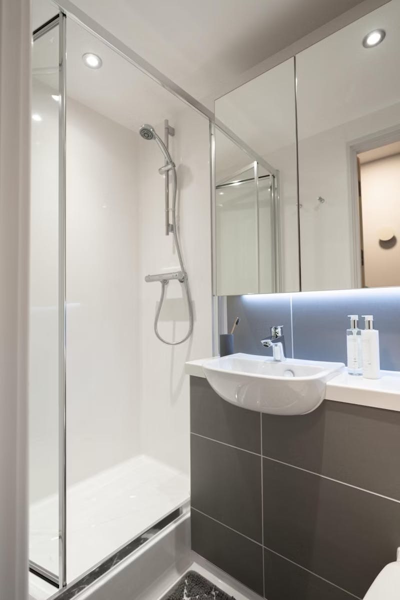 Classic Ensuite (Ground Floor)