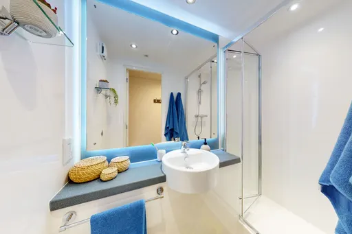 Platinum Ensuite Lower Level