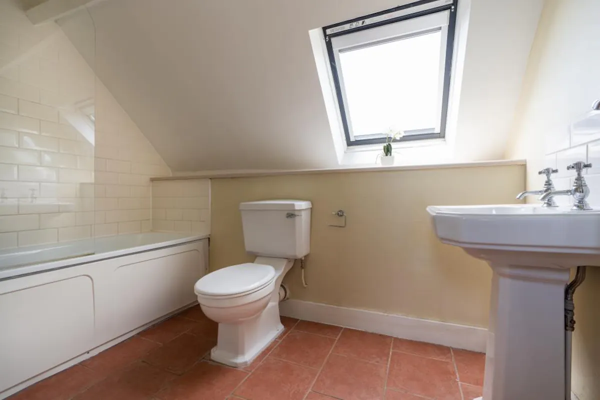 4 Bedroom Apartment BATHROOM