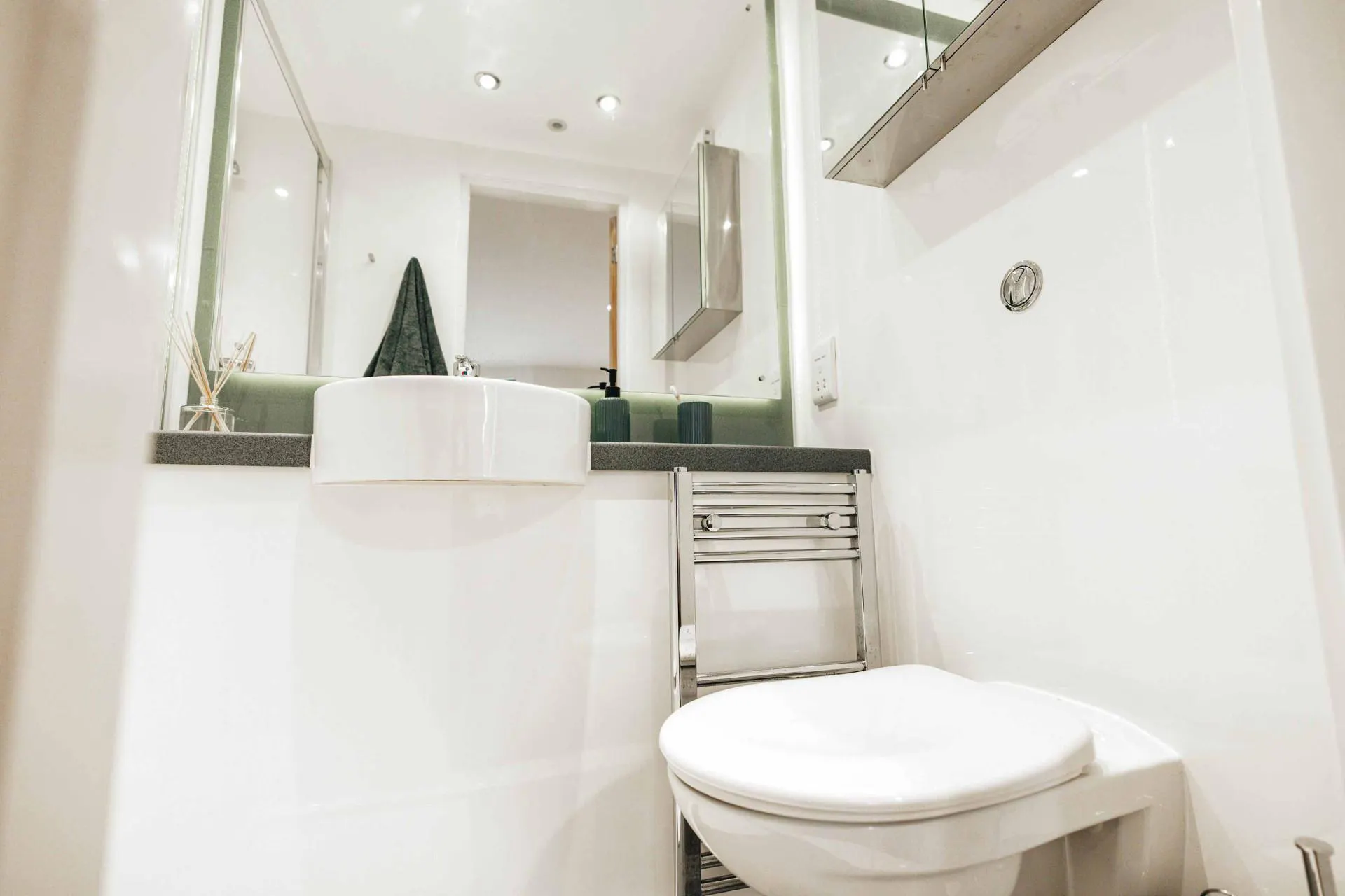 Platinum 1 Bed Apartment (High Floors)