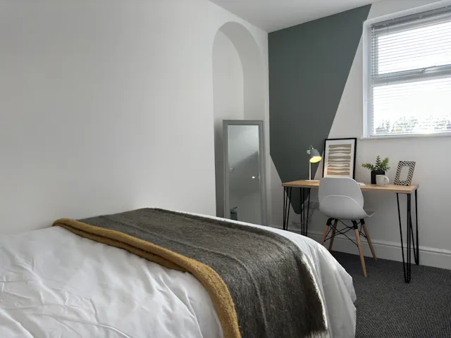 6 Bed Apartment room image 10