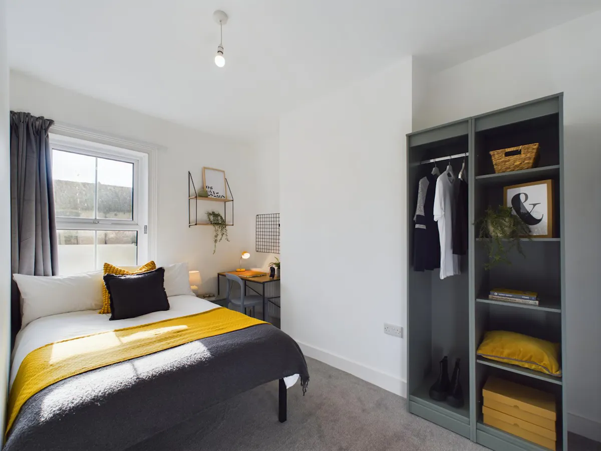 6 Bedroom House ROOM