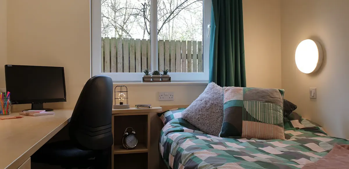 5/6 Bed Standard Ensuite ROOM