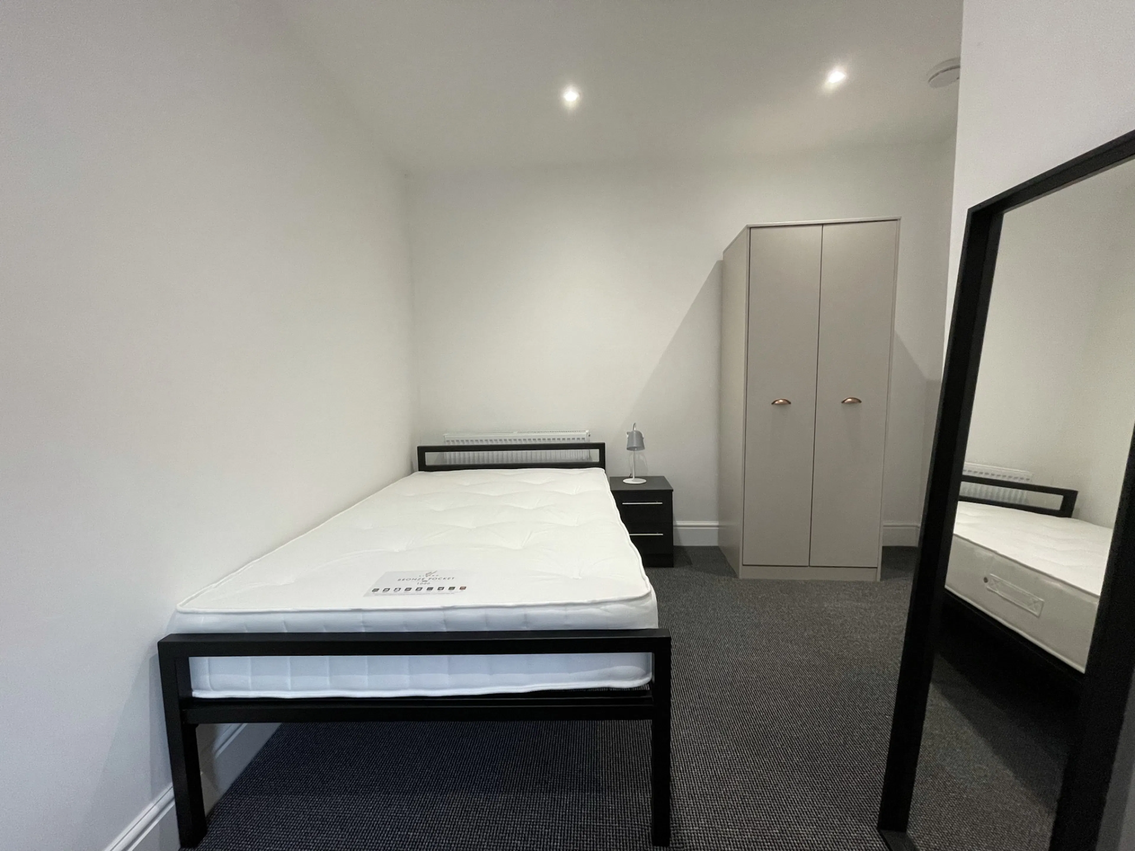 Apartment ROOM 1