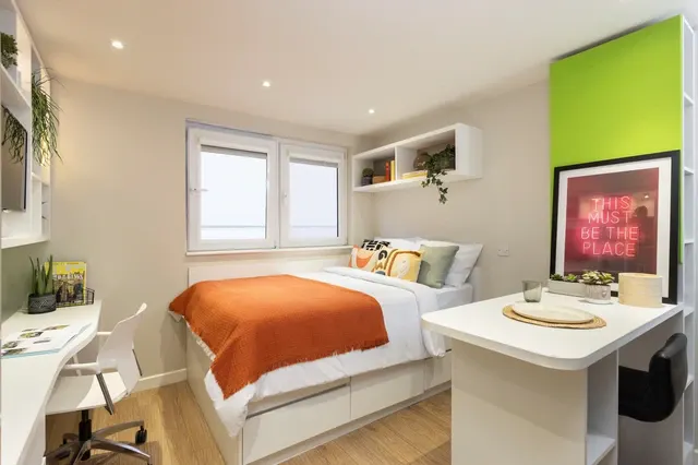 Studio Small High Double room image 2