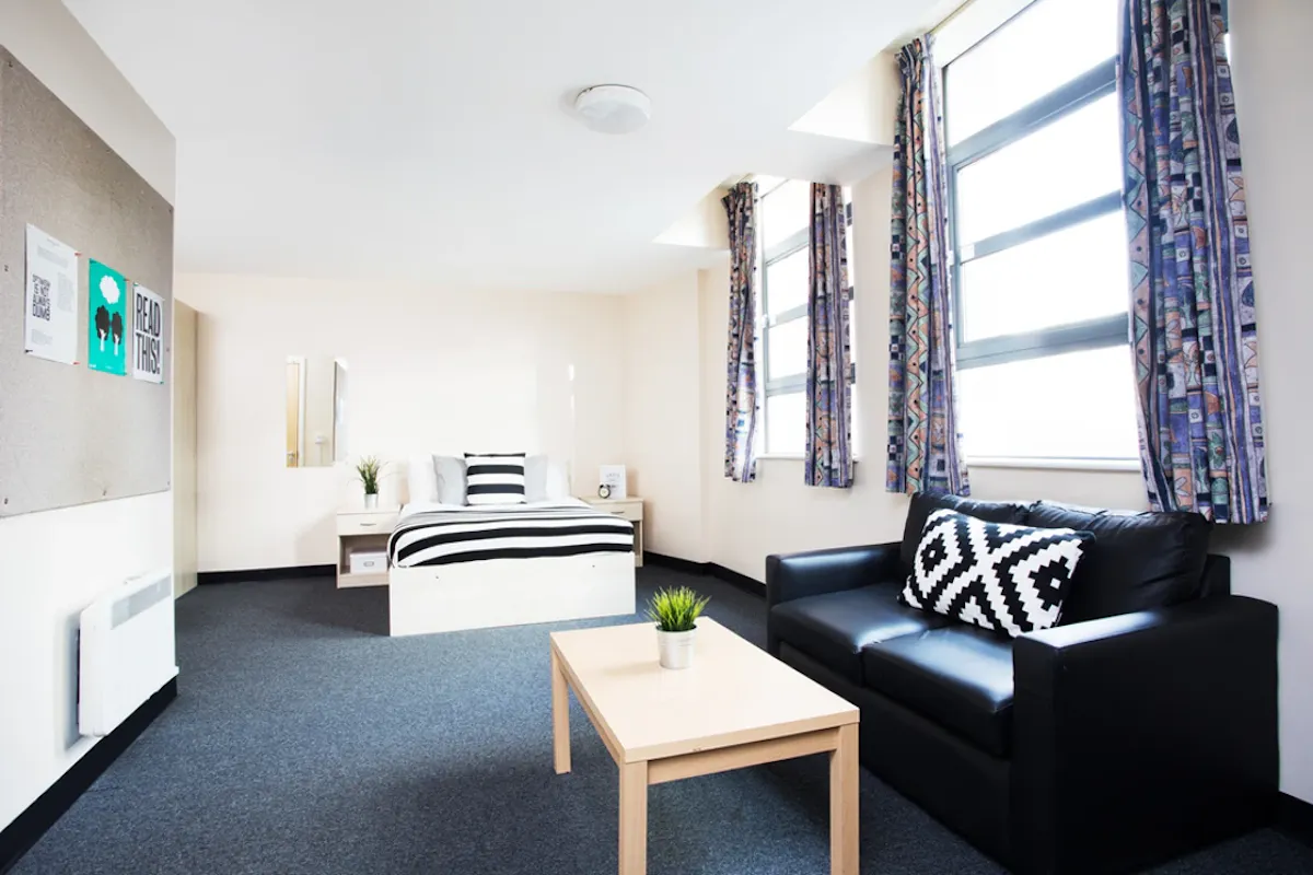 ROOM ROOM