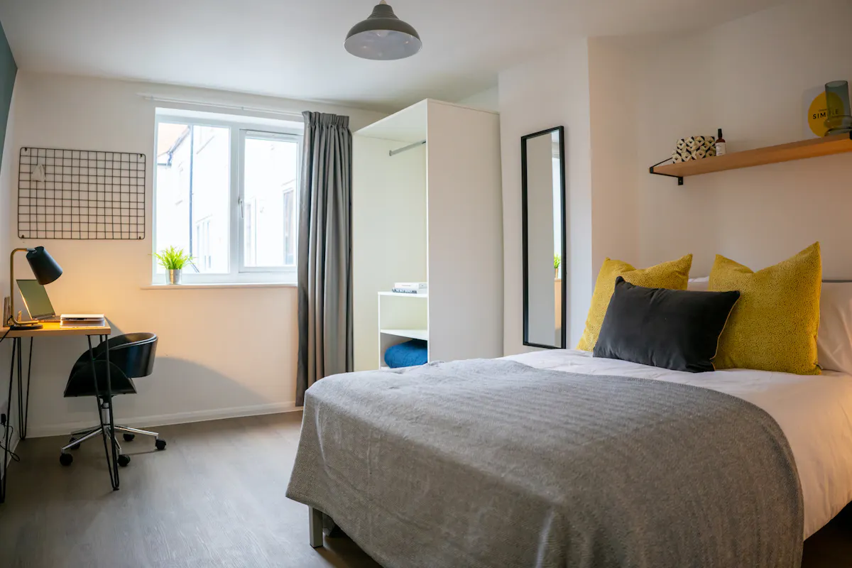 ROOM ROOM