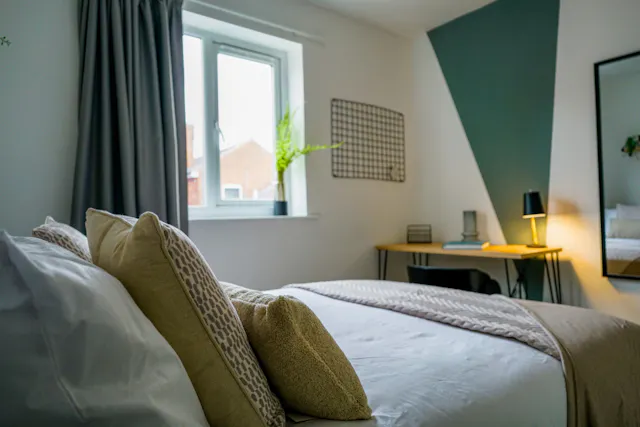 7 Bed Apartment room image 2