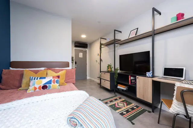 Premium Ensuite room image 1