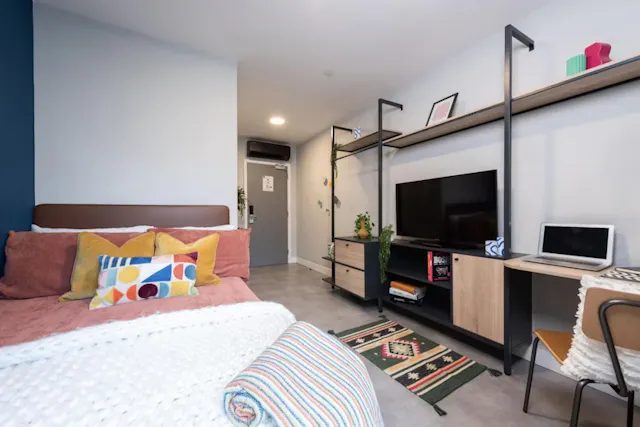 Premium Ensuite room image 1
