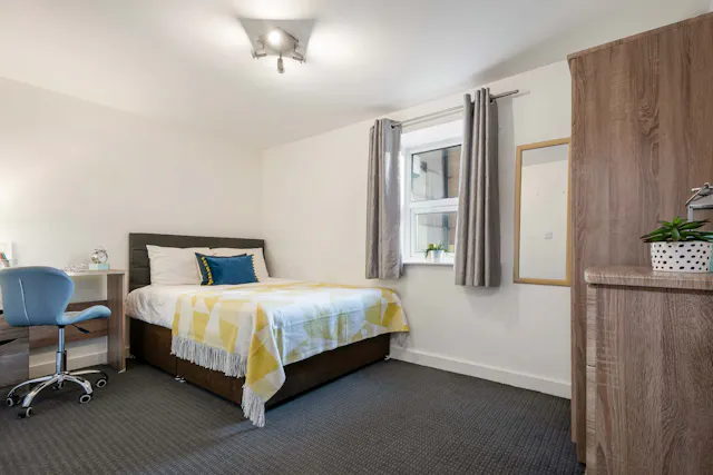 2 Bed Flat room image 1