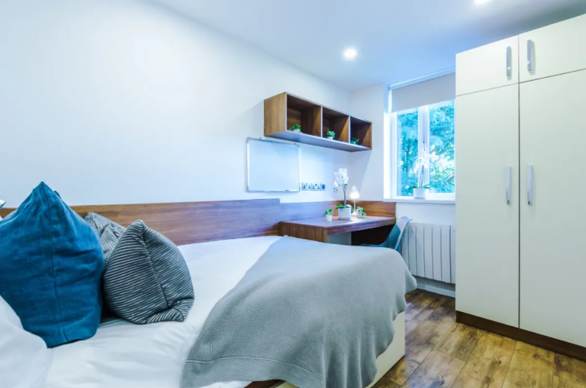 5 Bedroom Apartment ROOM