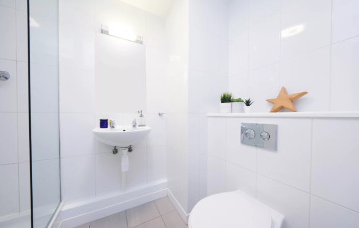 Standard Ensuite Room