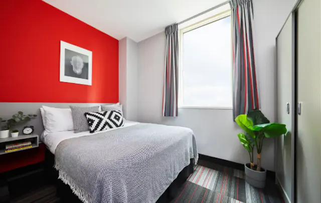 Classic Ensuite room image 6