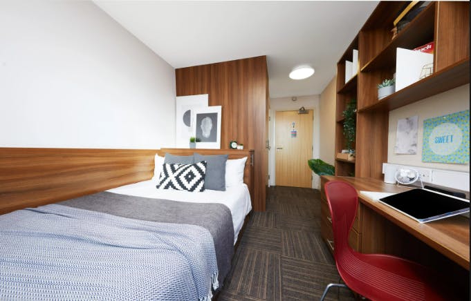 Standard Ensuite Room