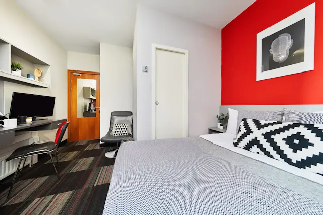 Classic Ensuite room image 1