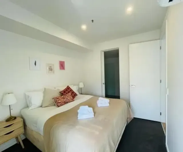 Apartment 204 room image 1