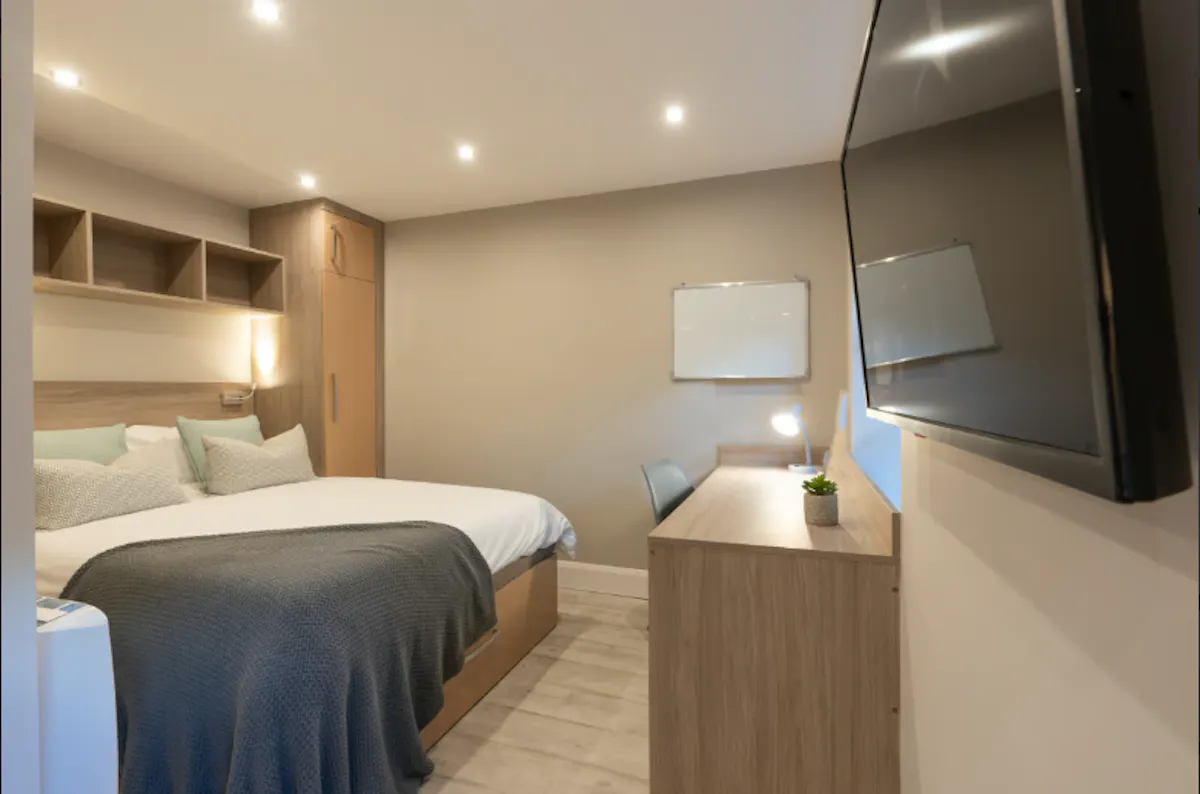 ROOM ROOM