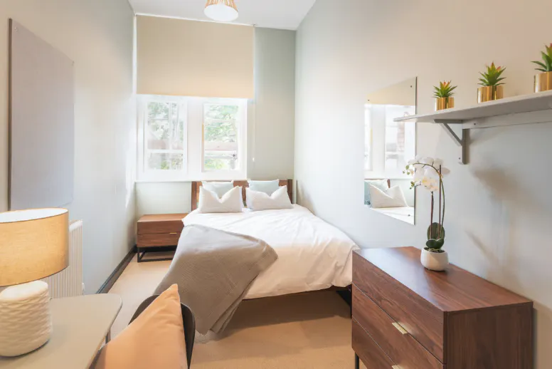 ROOM ROOM