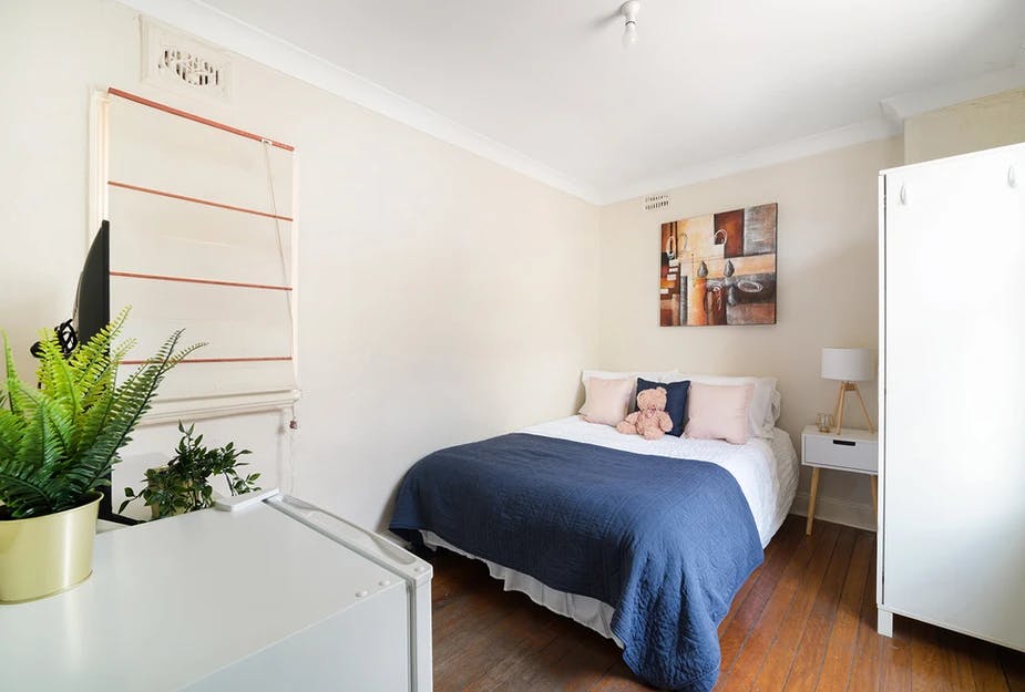 36-willam-henry-street-sydney-Room 3 Standard