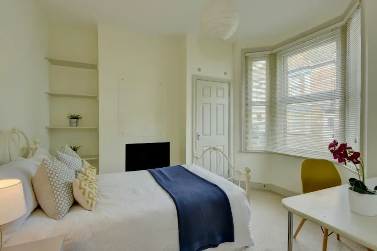 5 Bedroom Apartment ROOM