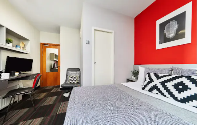 Classic Ensuite room image 2