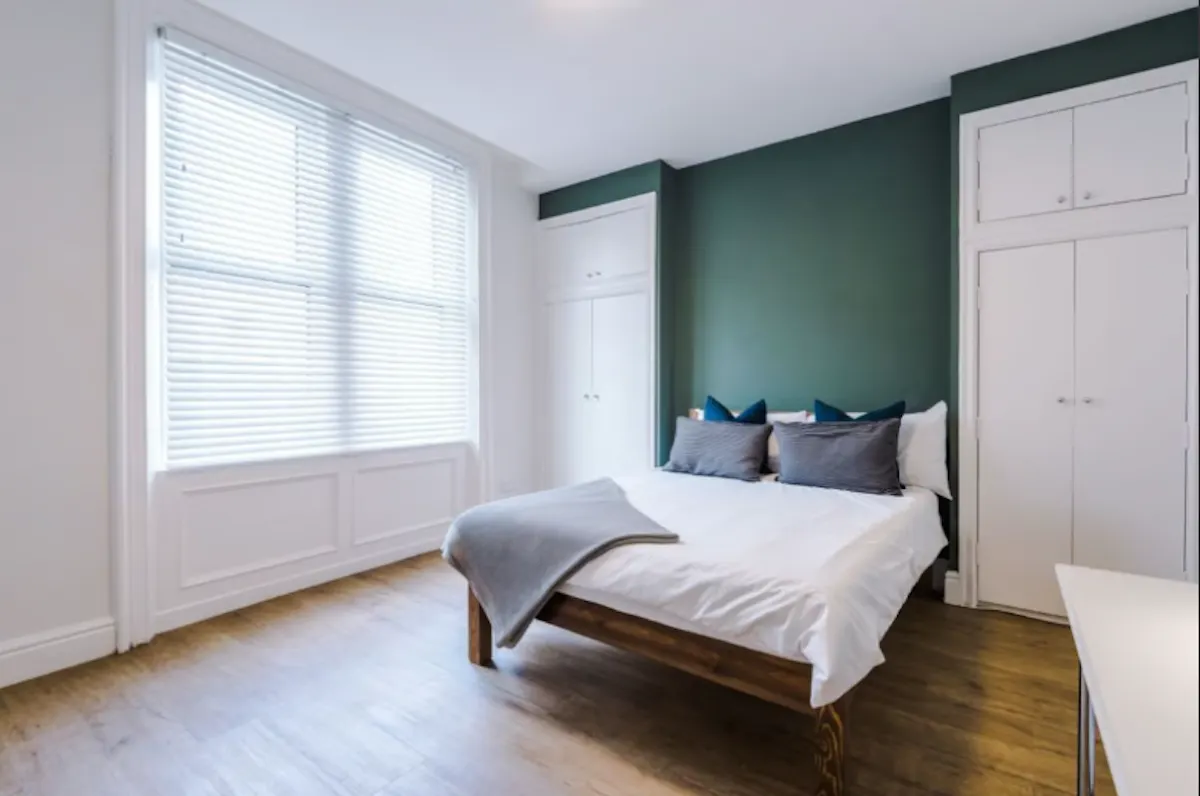 8 bedroom apartment ROOM