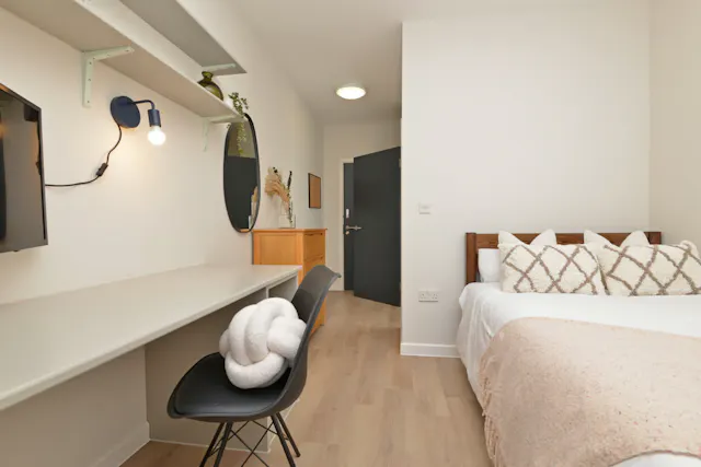5 Bedroom Apartment room image 1