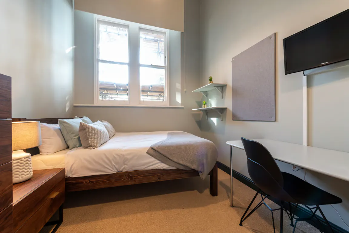 5 Bedroom Apartment ROOM