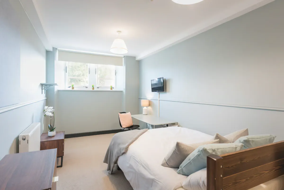 6 Bedroom Apartment ROOM