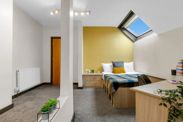 5 Bedroom Apartment room image 1