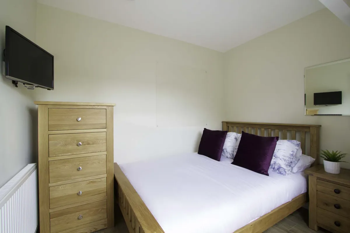 ROOM ROOM