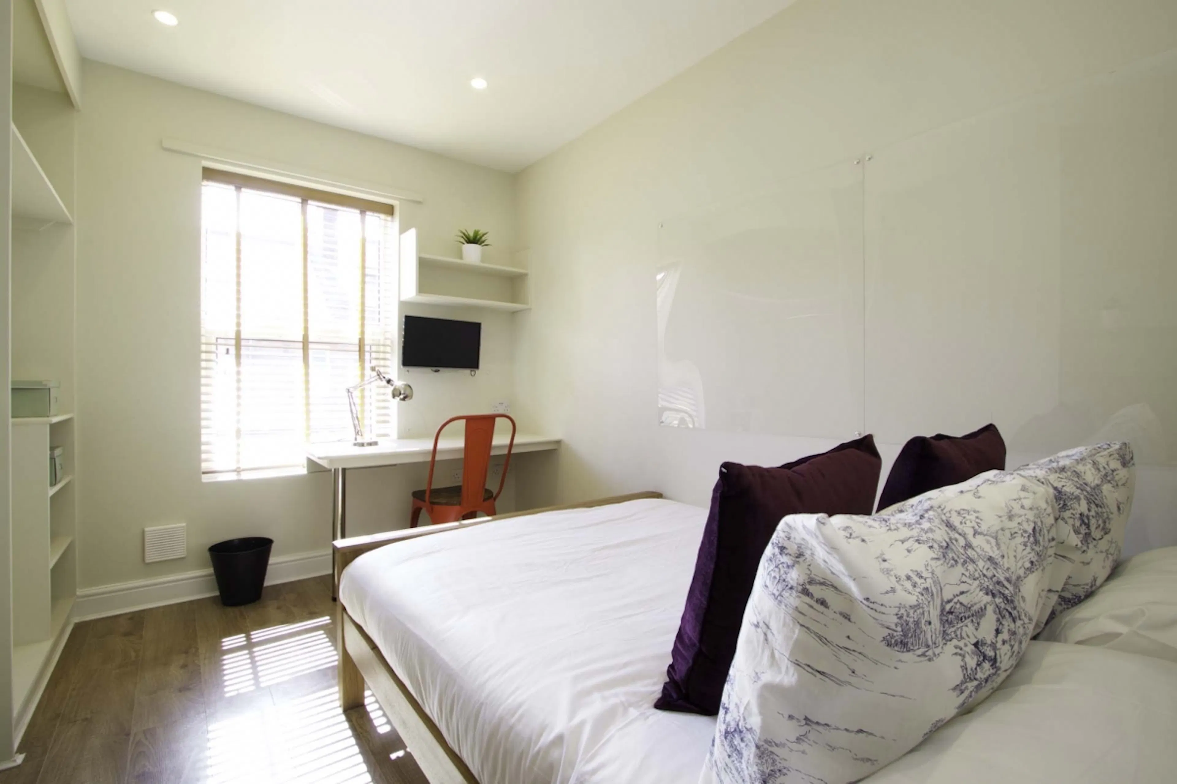 ROOM ROOM 2
