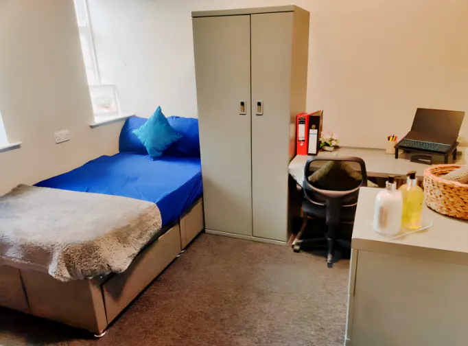 Classic Studio(UK Guarantor not required)