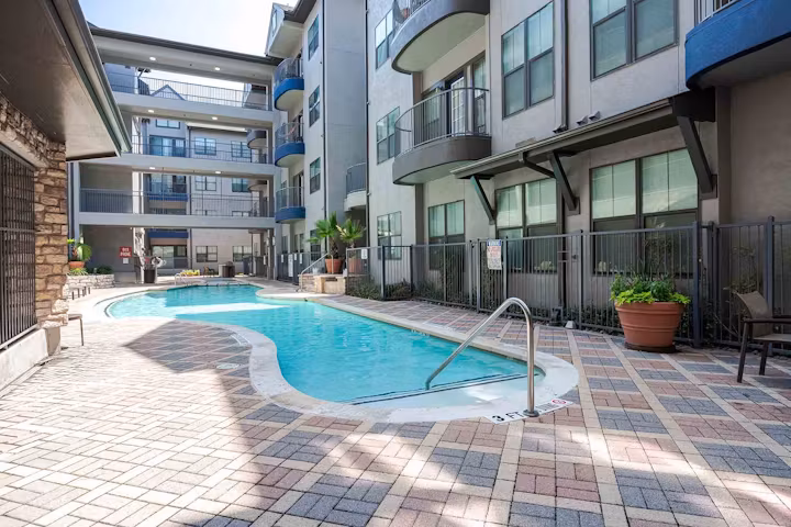 villas-on-guadalupe-austin-BUILDING-1
