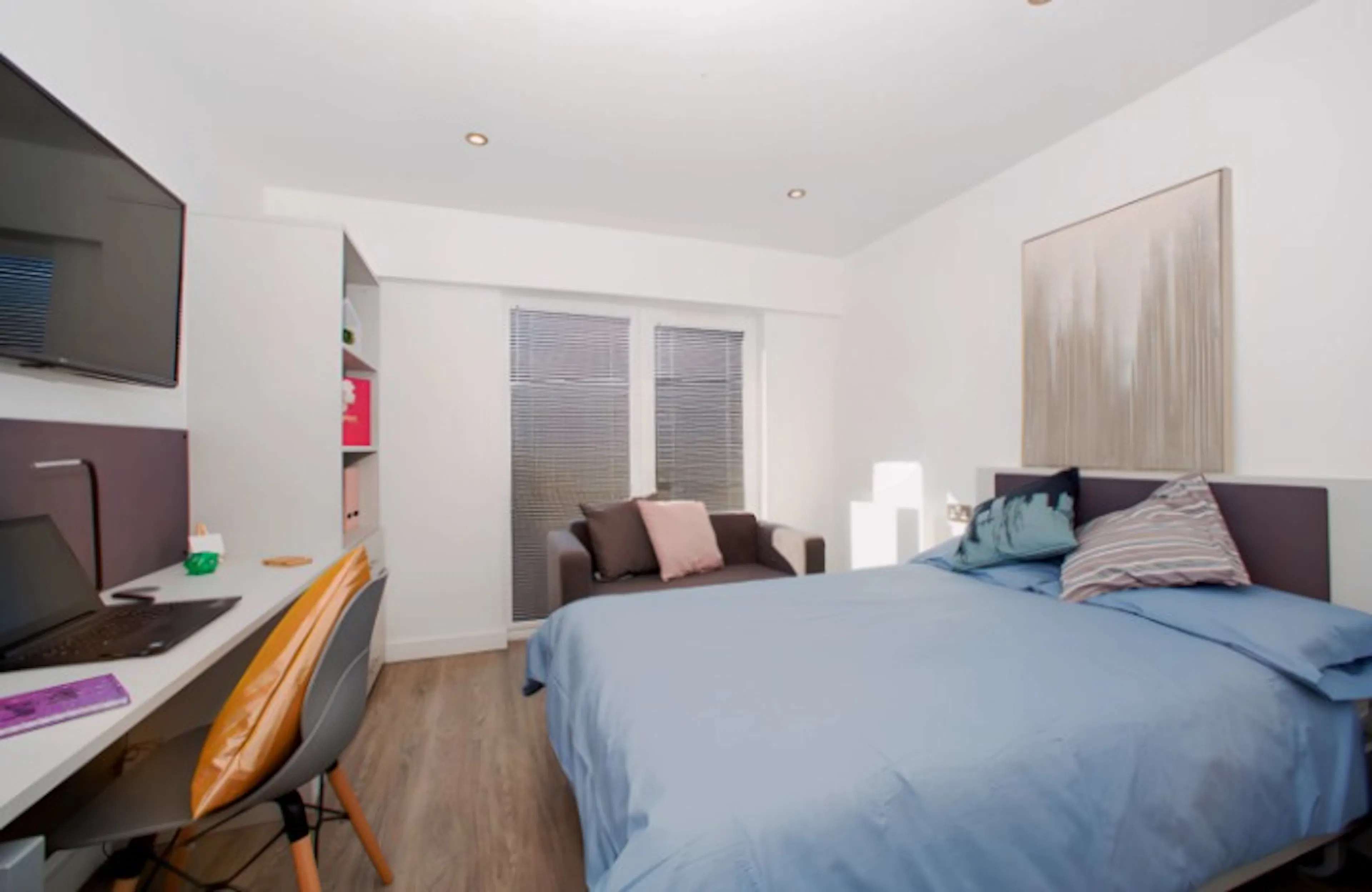 Bronze Plus Studio ROOM 4