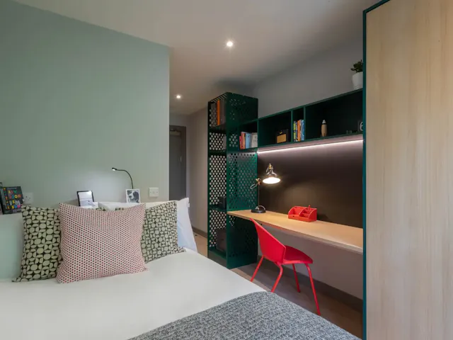 Bronze Plus En-Suite room image 3