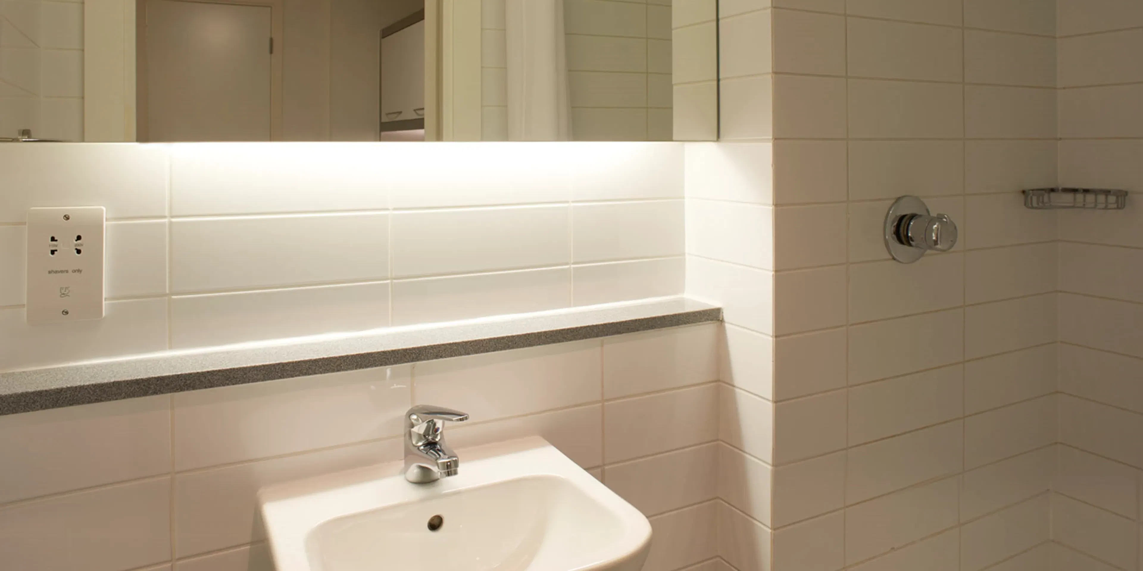 BATHROOM BATHROOM 3