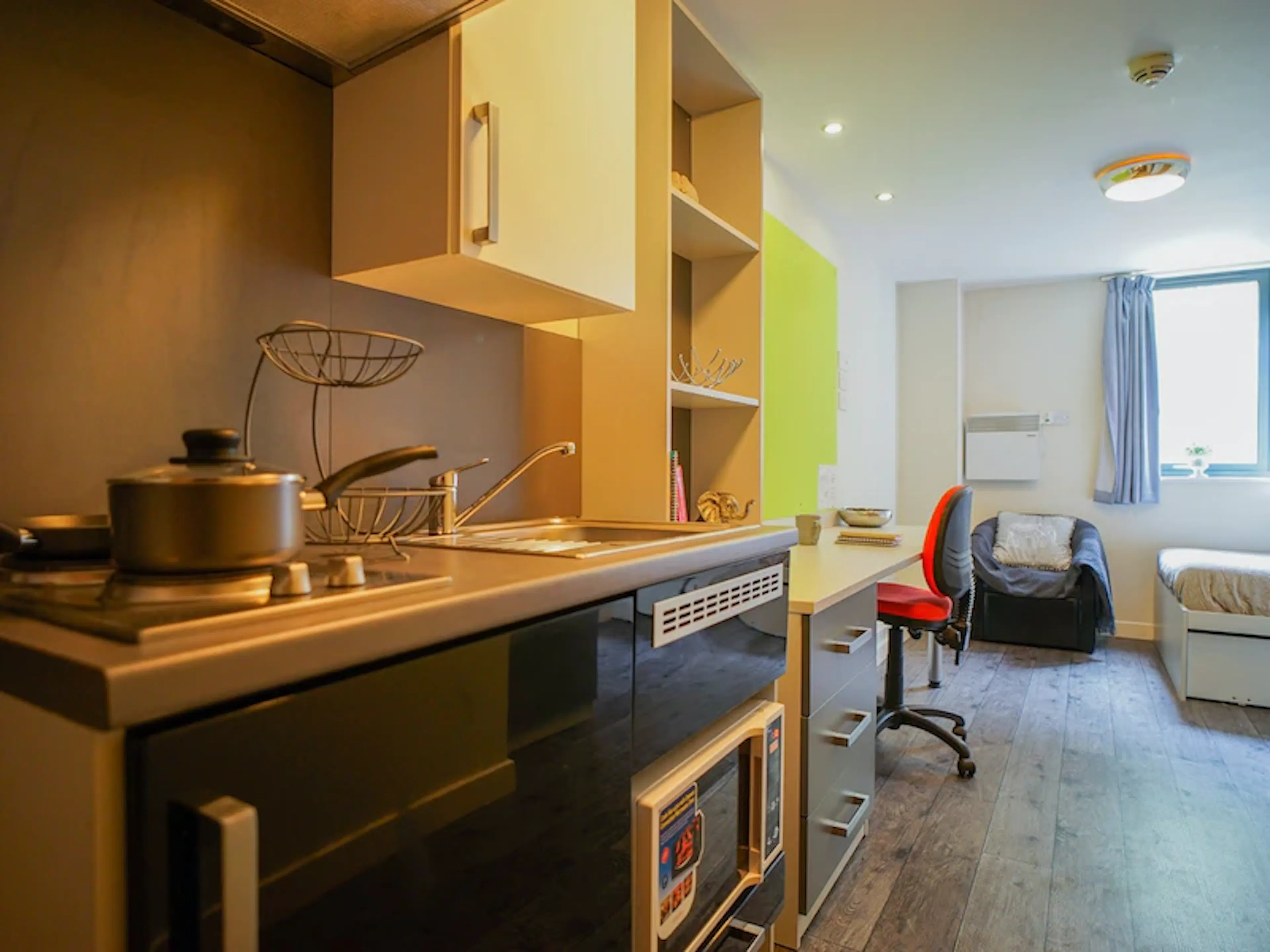 Bronze Studio KITCHEN 1