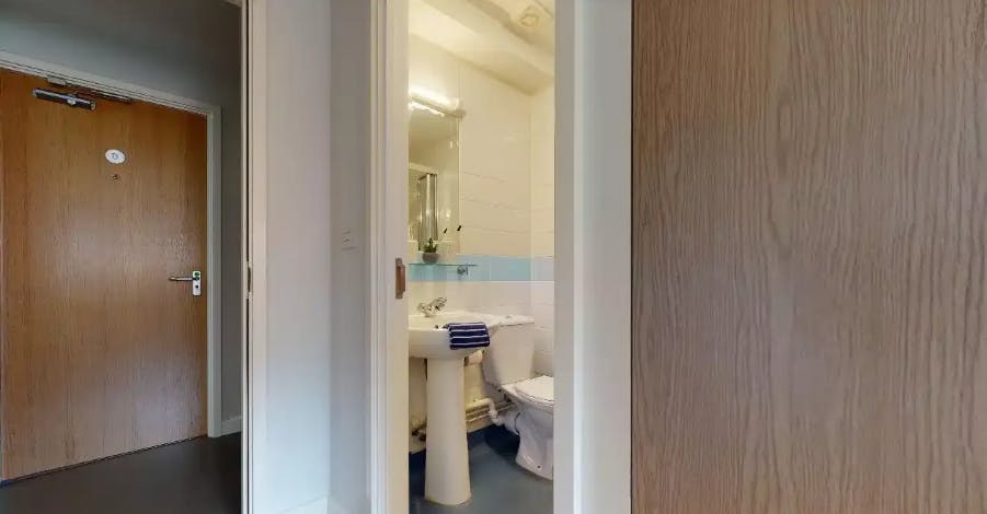 Bronze En Suite Plus